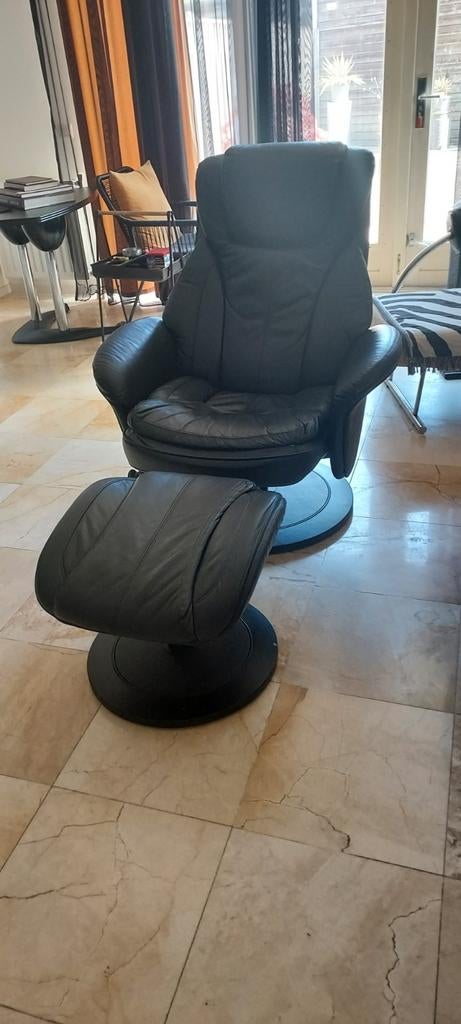 Leren draaifauteuil met voetsteun, gebruikt maar goede staat, Ophalen of Verzenden, Gebruikt, Leer, 75 tot 100 cm