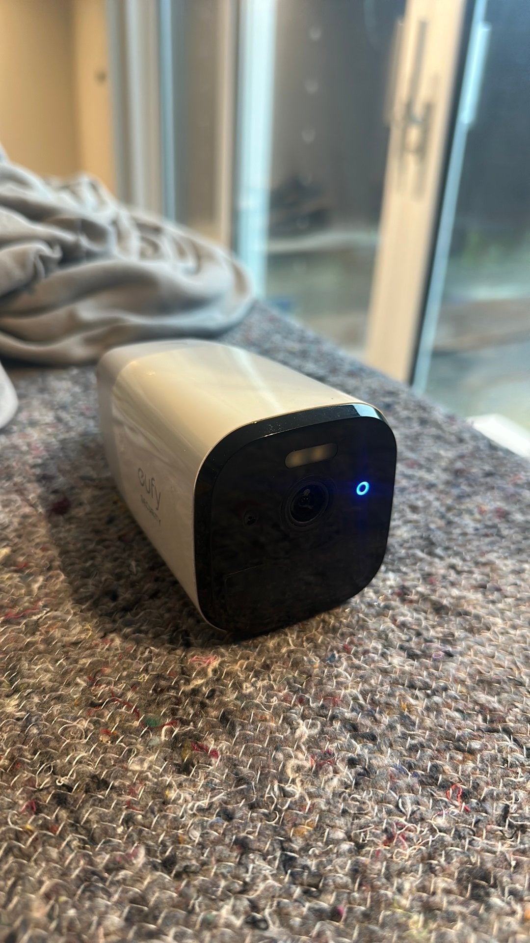 Eufy security 4G starlight camera, Audio, Tv en Foto, Videocamera's Digitaal, Overige merken, Gebruikt, Full HD, Geheugenkaart