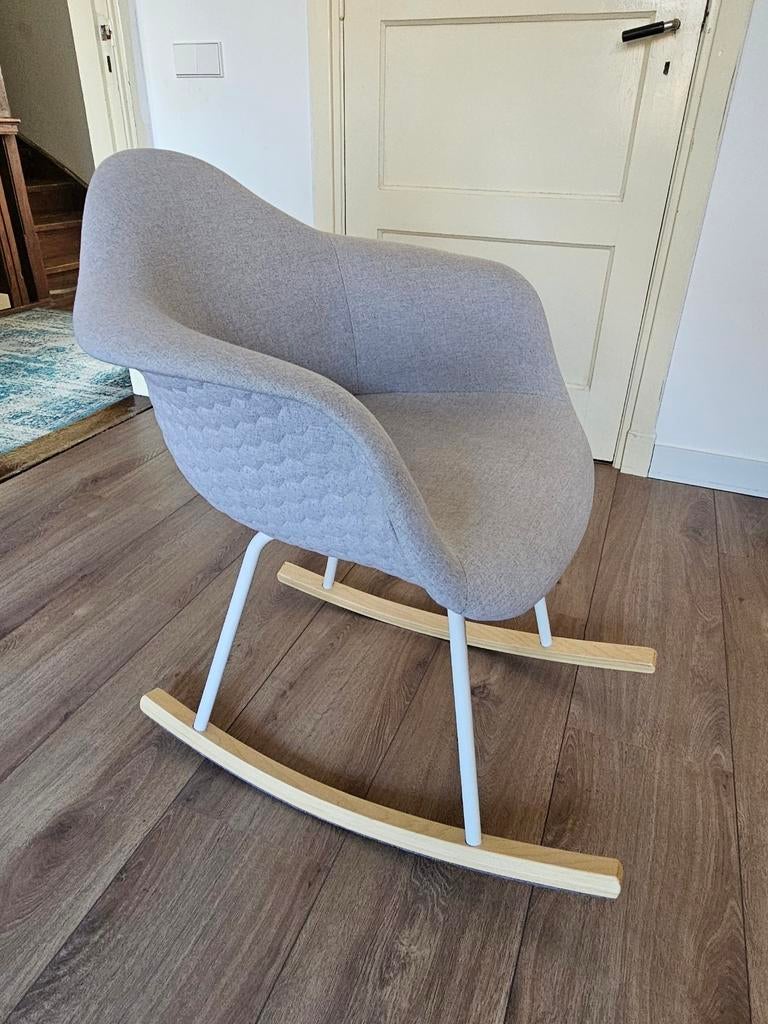 Mooie schommelstoel, Ophalen, Zo goed als nieuw, Stoel(en)