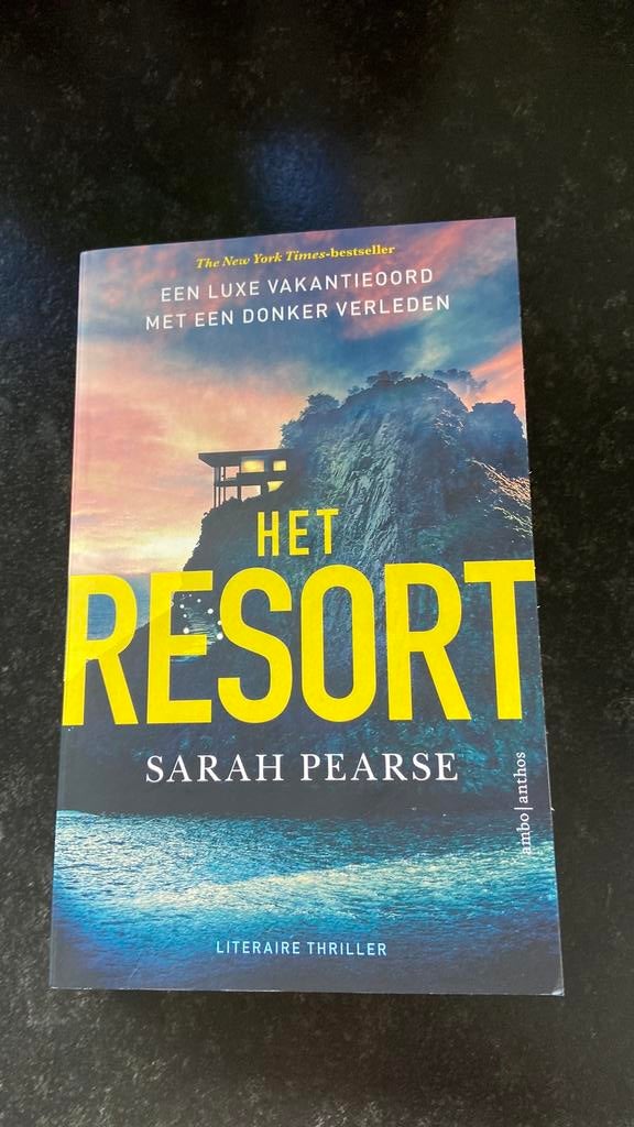Sarah Pearse - Het resort, Boeken, Thrillers, Zo goed als nieuw, Europa overig, Ophalen of Verzenden