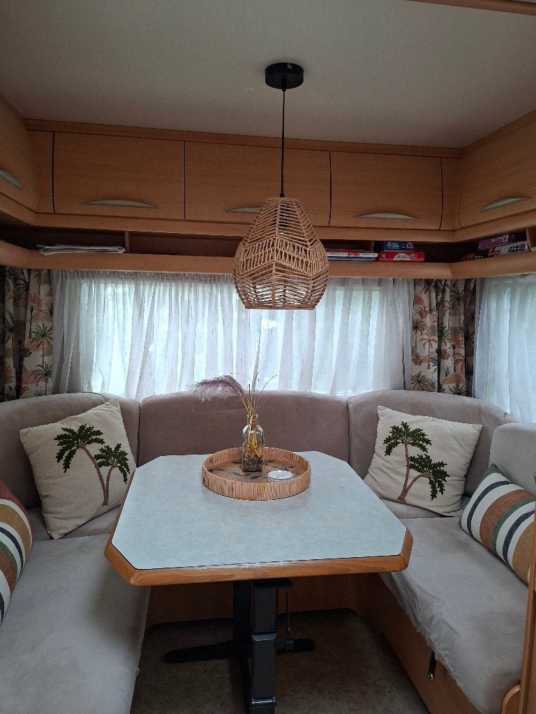 Volledig ingerichte caravan FENDT Saphir 470 / 2004, Caravans en Kamperen, Caravans, Omvormbare zithoek, Rondzit, Particulier