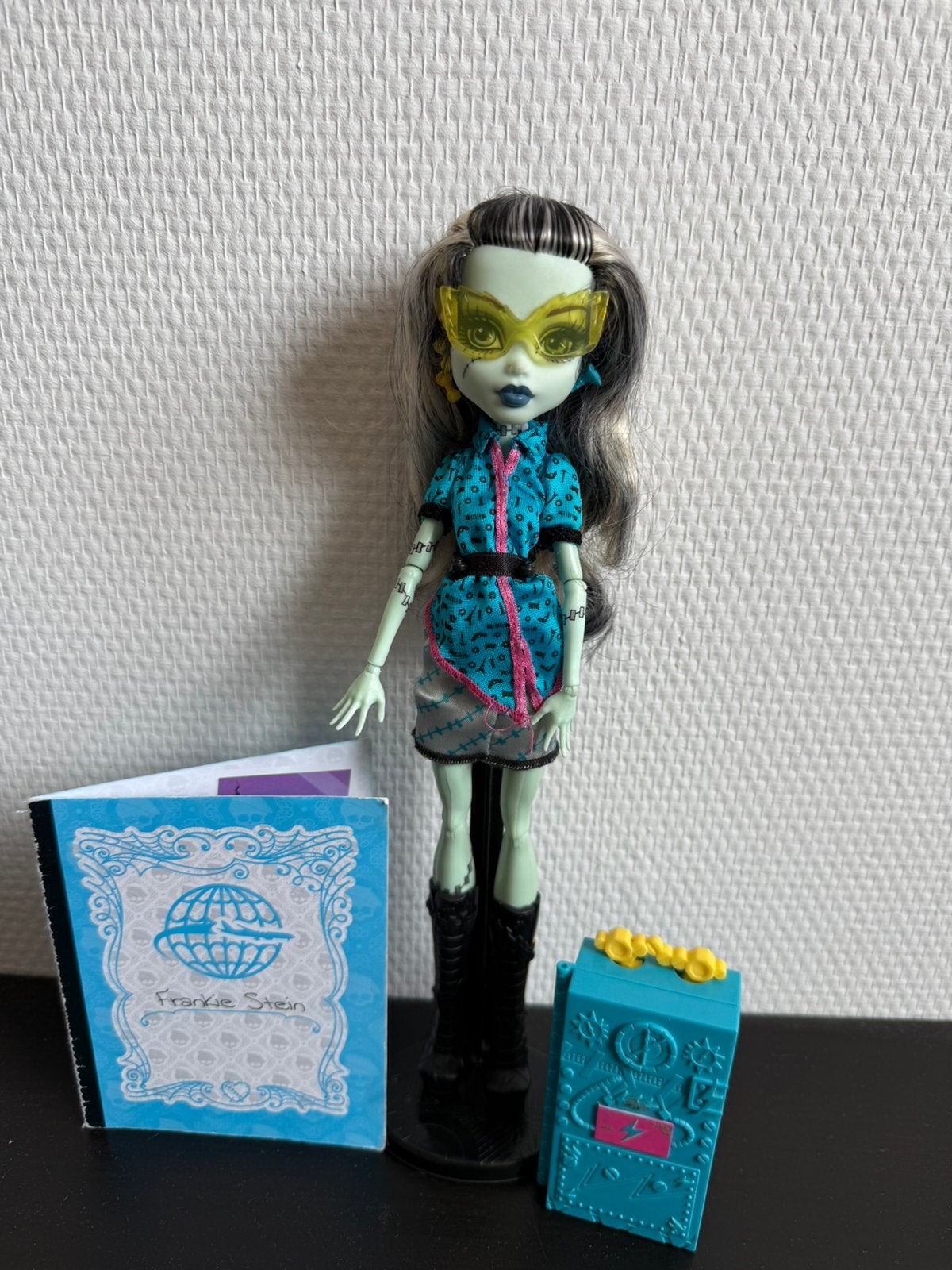 Monster high pop Frankie Stein scaris, Kinderen en Baby's, Speelgoed | Poppen, Ophalen of Verzenden, Zo goed als nieuw, Overige typen