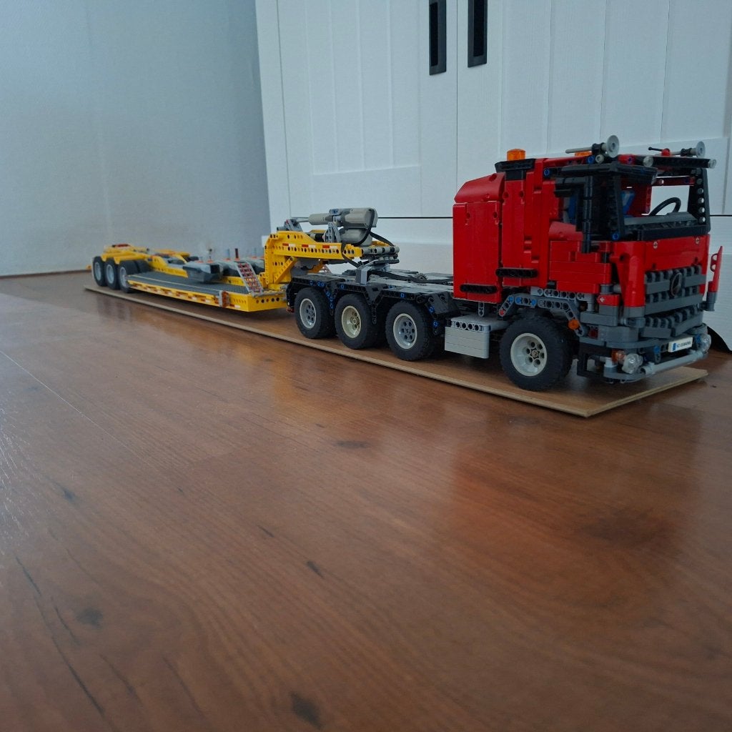 LEGO Technic MOC vrachtwagen met dieplader, Hobby en Vrije tijd, Modelbouw | Auto's en Voertuigen, Gebruikt, Groter dan 1:32, Truck