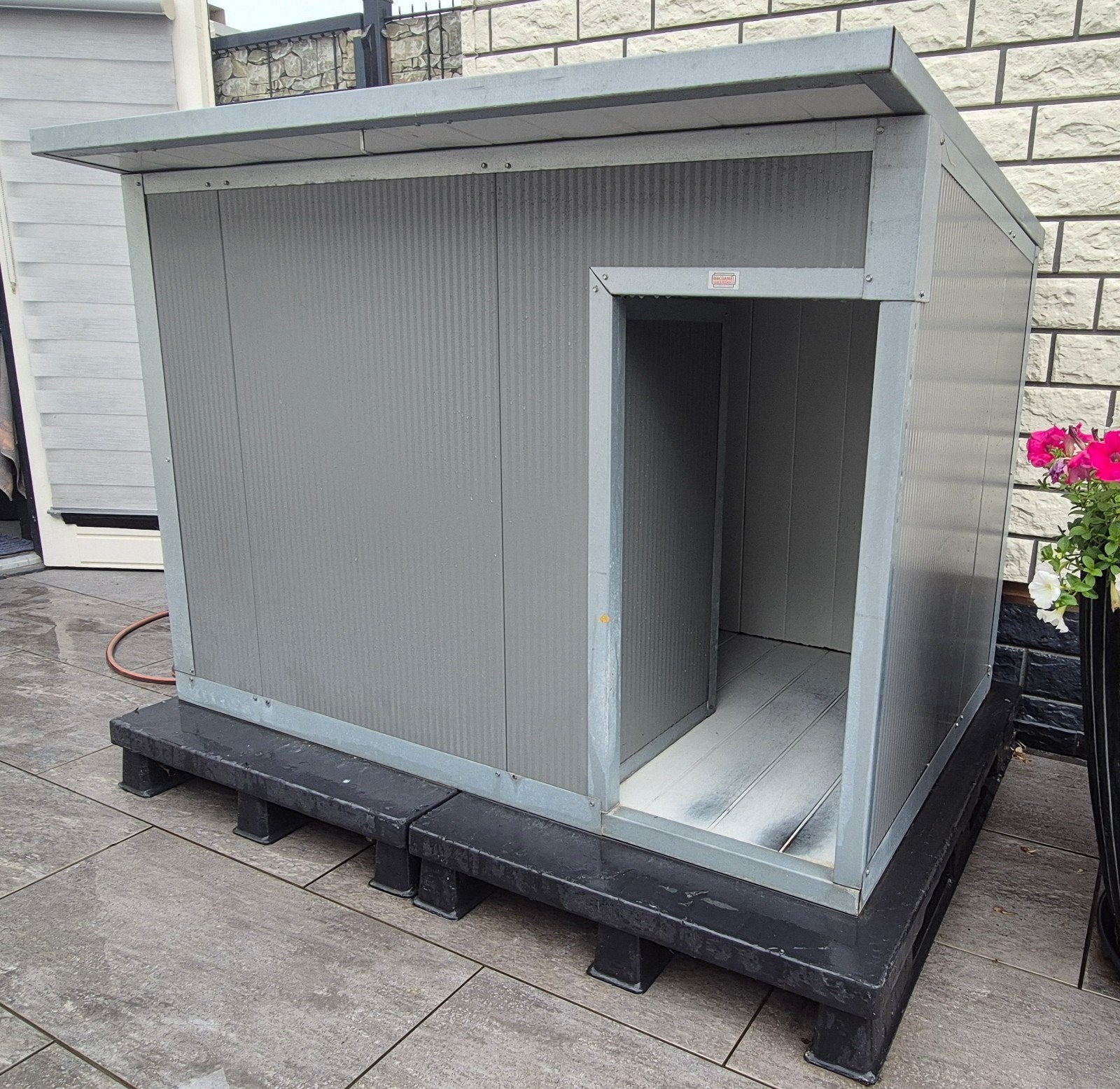 macdaniel geïsoleerd hondenkennel, Ophalen, Zo goed als nieuw