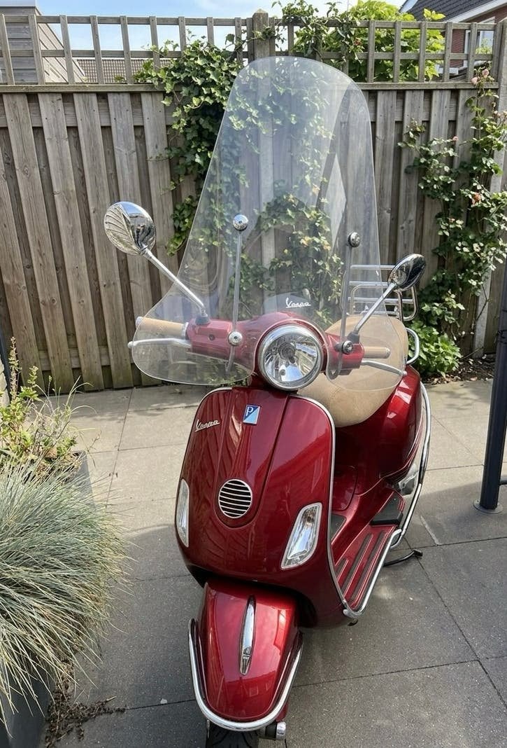 Vespa LXV - Zo goed als nieuw. Alleen bellen, Fietsen en Brommers, Scooters | Vespa, Maximaal 45 km/u, Ophalen of Verzenden, Zo goed als nieuw