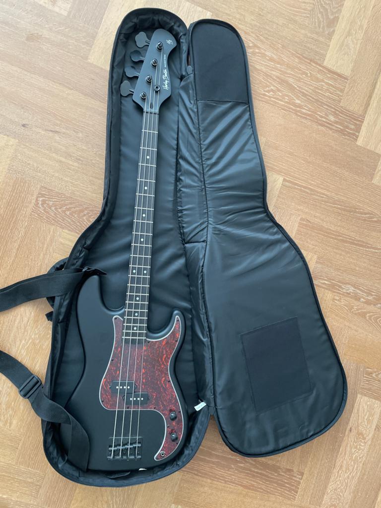 Harley Benton Standard Series Basgitaar, Muziek en Instrumenten, Snaarinstrumenten | Gitaren | Bas, Ophalen, Zo goed als nieuw