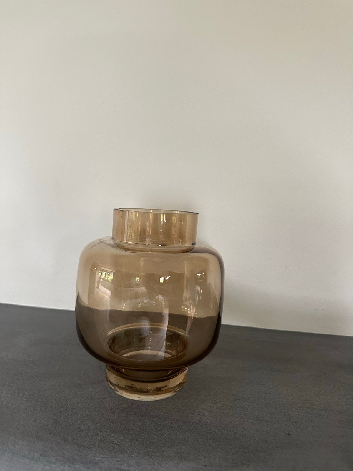 Stijlvolle glazen vaas in amberkleur, Antiek en Kunst, Ophalen