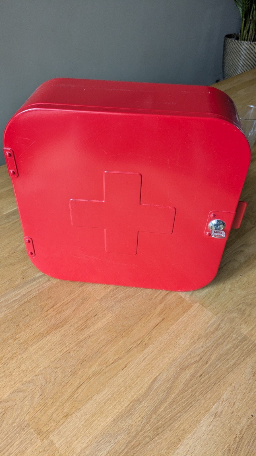 Ikea Gunnern medicijnkastje - knalrood, Gebruikt, Ophalen of Verzenden, Rood, Metaal