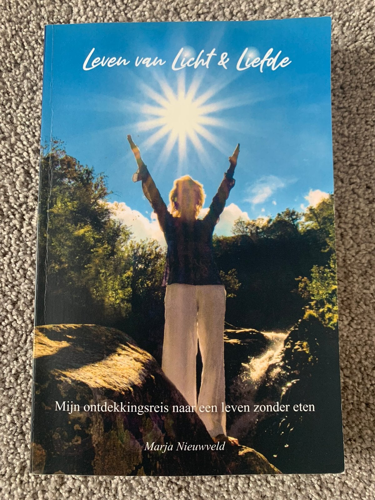 Leven van Licht & Liefde - Marja Nieuwveld, Boeken, Verzenden, Zo goed als nieuw, Spiritualiteit algemeen, Overige typen