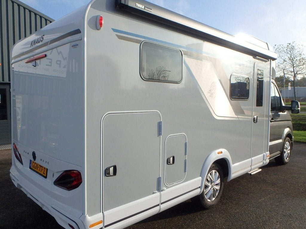 Knaus Van Wave 650 MEG MET HEFBED, Caravans en Kamperen, Automaat, Standaard zit, 6 tot 7 meter, Bedrijf