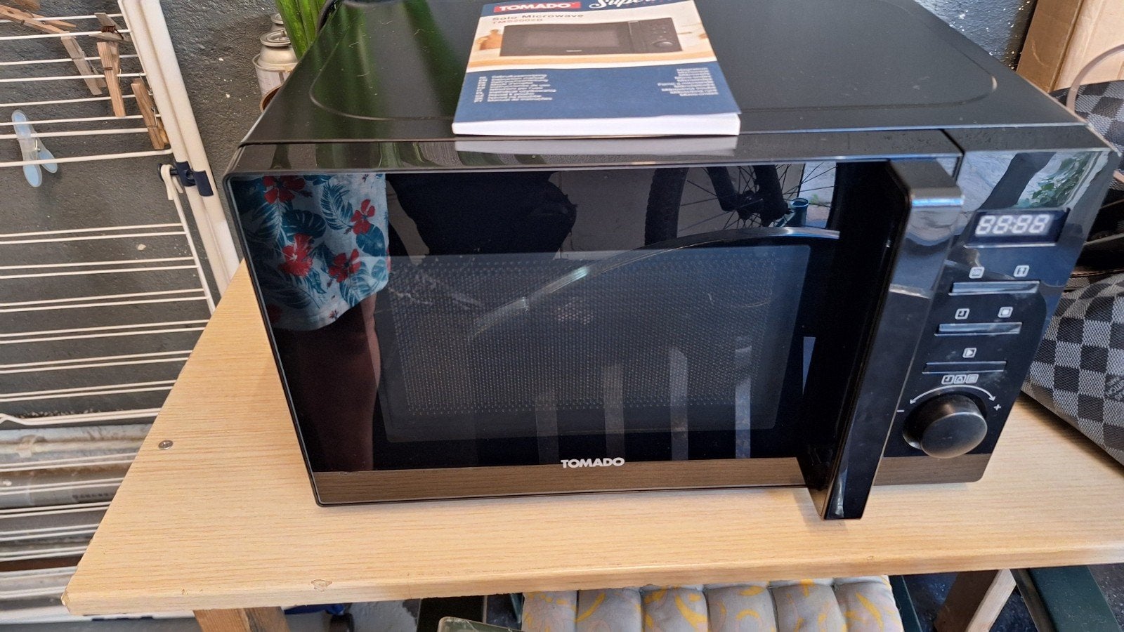 Tomado TMS2002B Solo Magnetron - 20L, 5 standen, display, Witgoed en Apparatuur, Ophalen