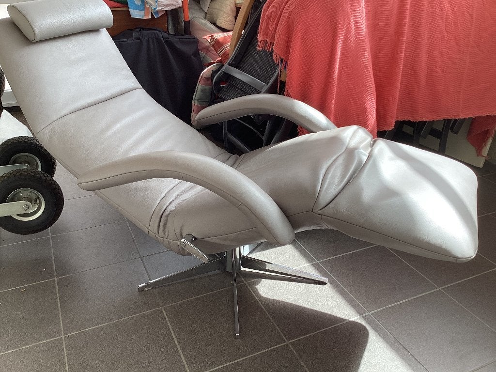 Luxe Jori relax+kussen Yoga(showroomstaat), Ophalen, Minder dan 50 cm, Leer, Zo goed als nieuw