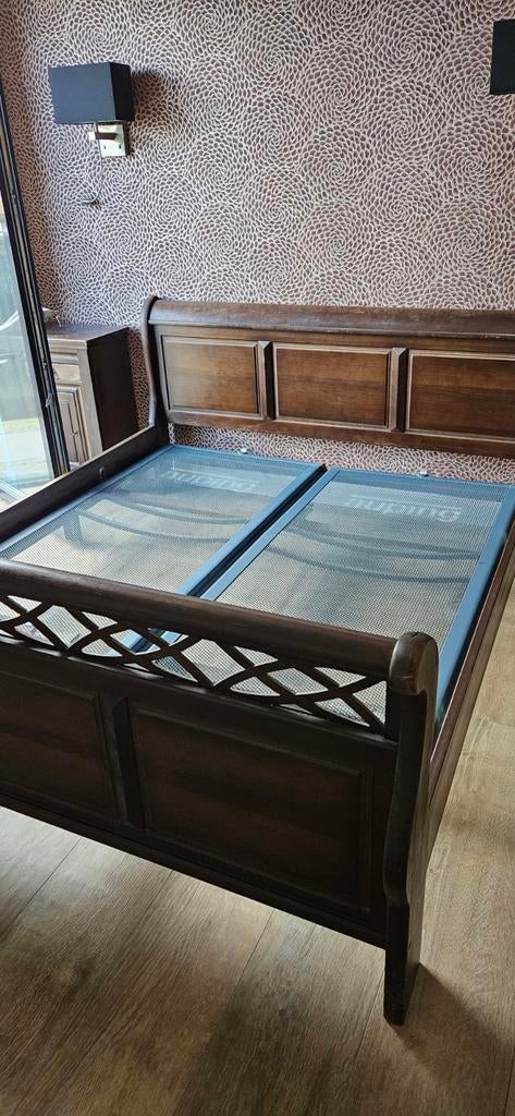 Mooie houten bedombouw 210x180, Ophalen, Bruin, 210 cm, Tweepersoons