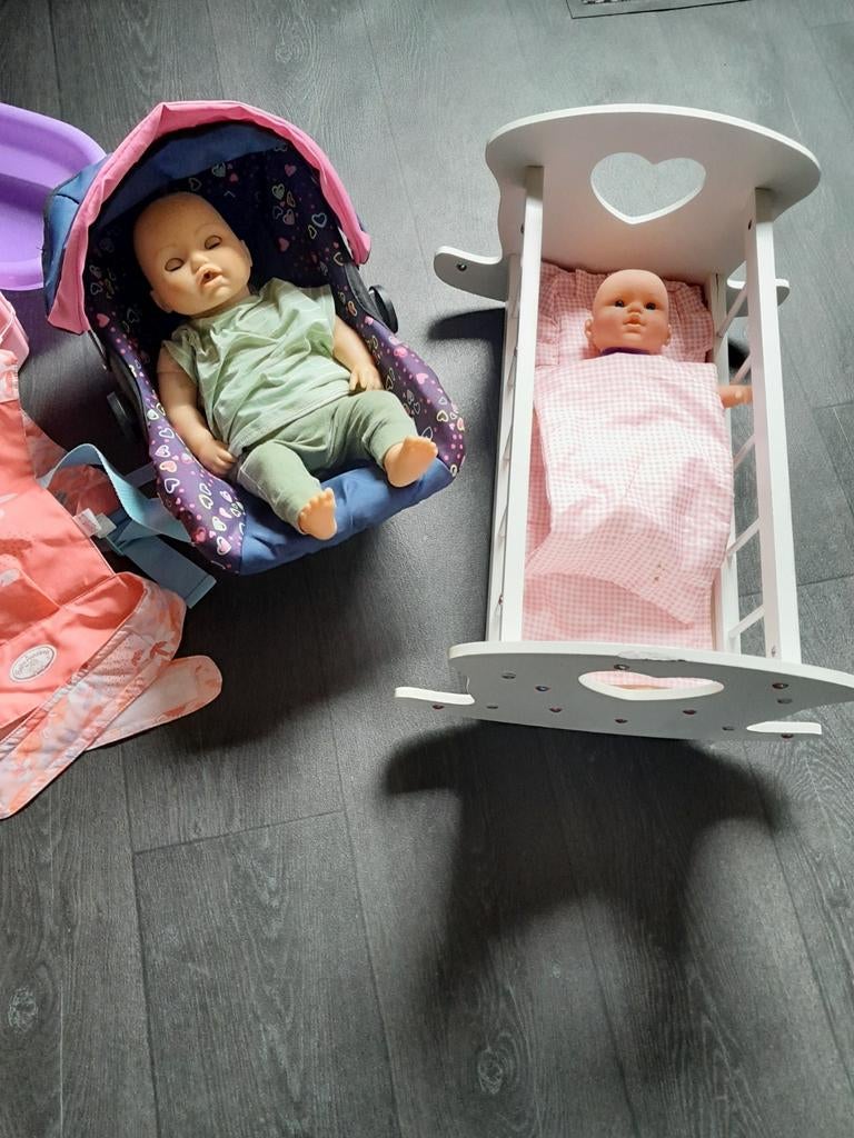 poppen en poppen spullen, Kinderen en Baby's, Speelgoed | Poppen, Ophalen, Zo goed als nieuw, Babypop