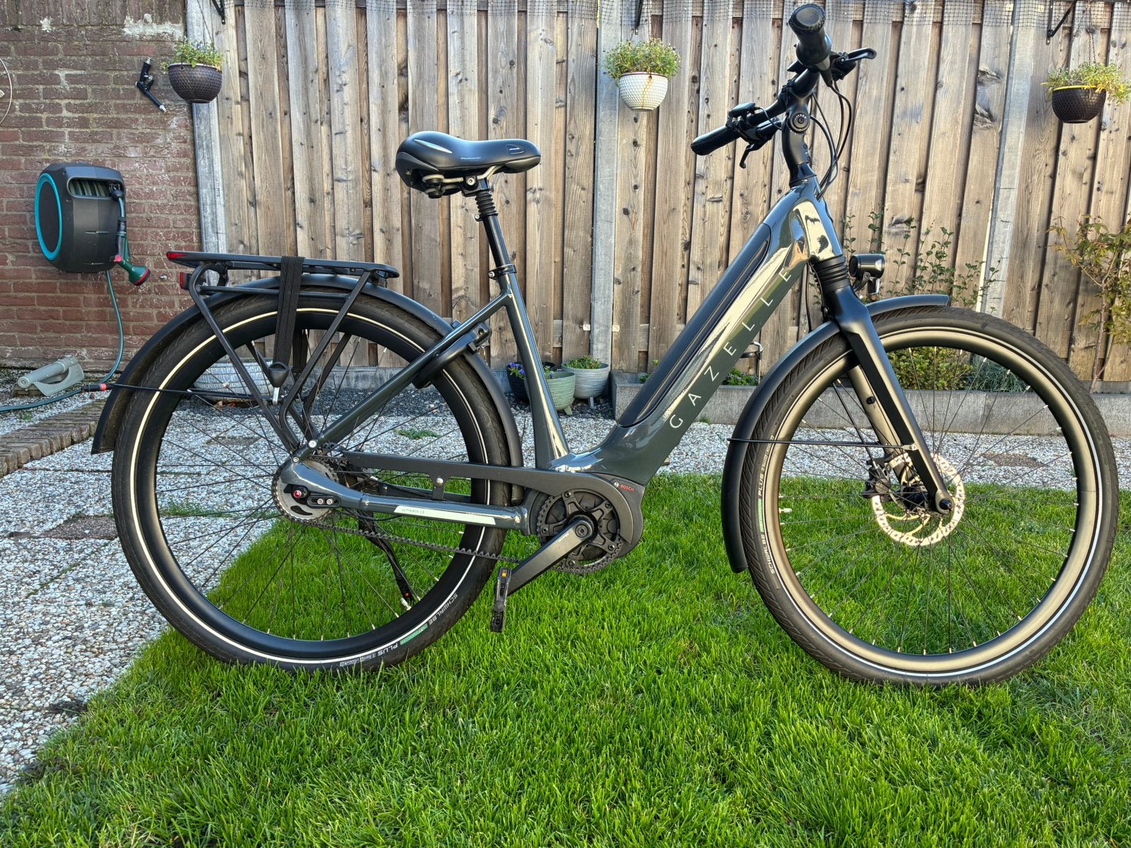 Foto 2 van Gazelle Ultimate C5 met 75 Nm krachtige bosch motor