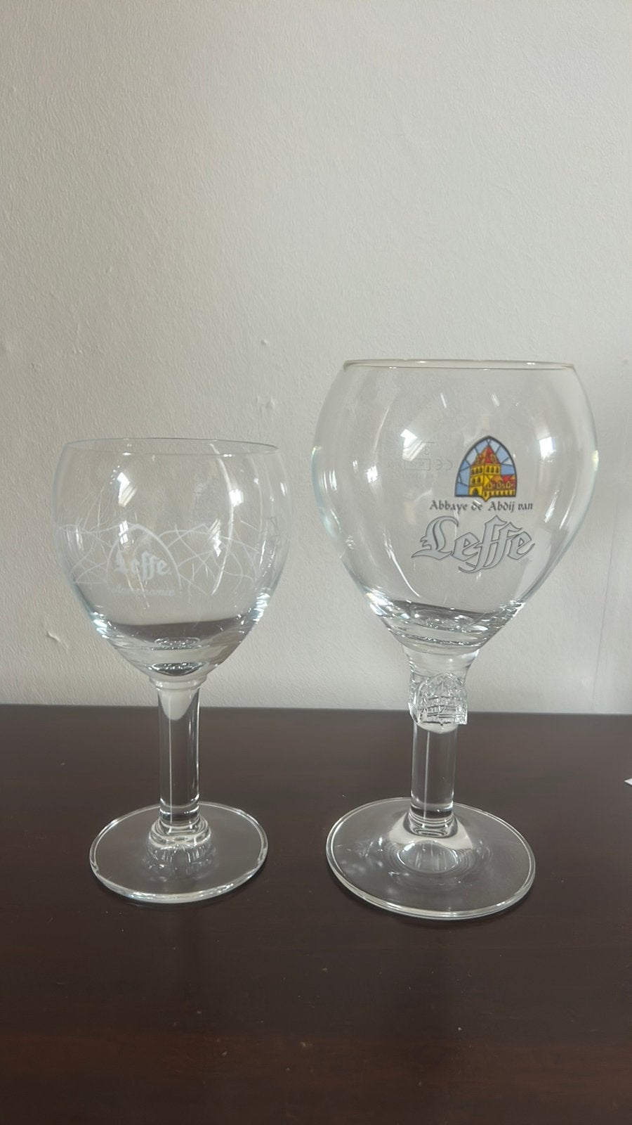2 Leffe bierglazen Apéronomie/Abbaye 20 & 33 cl p/2:, Verzamelen, Biermerken, Ophalen of Verzenden, Zo goed als nieuw, Glas of Glazen