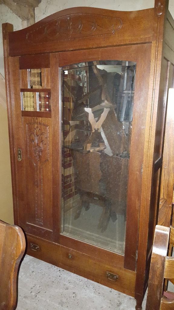 Grootmoederstijd slaapkamer kast, Ophalen