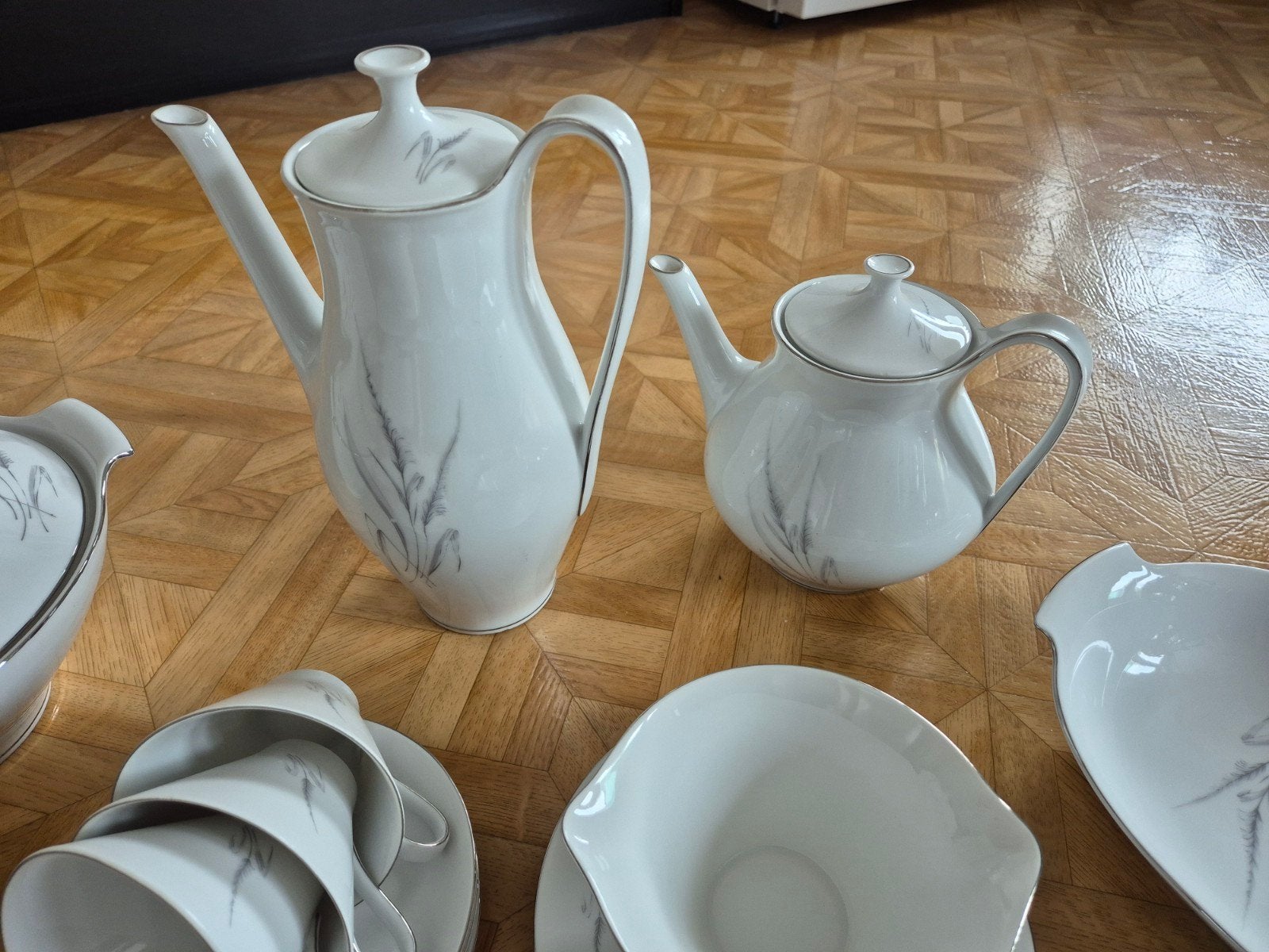 72 delig porseleinen servies, Ophalen