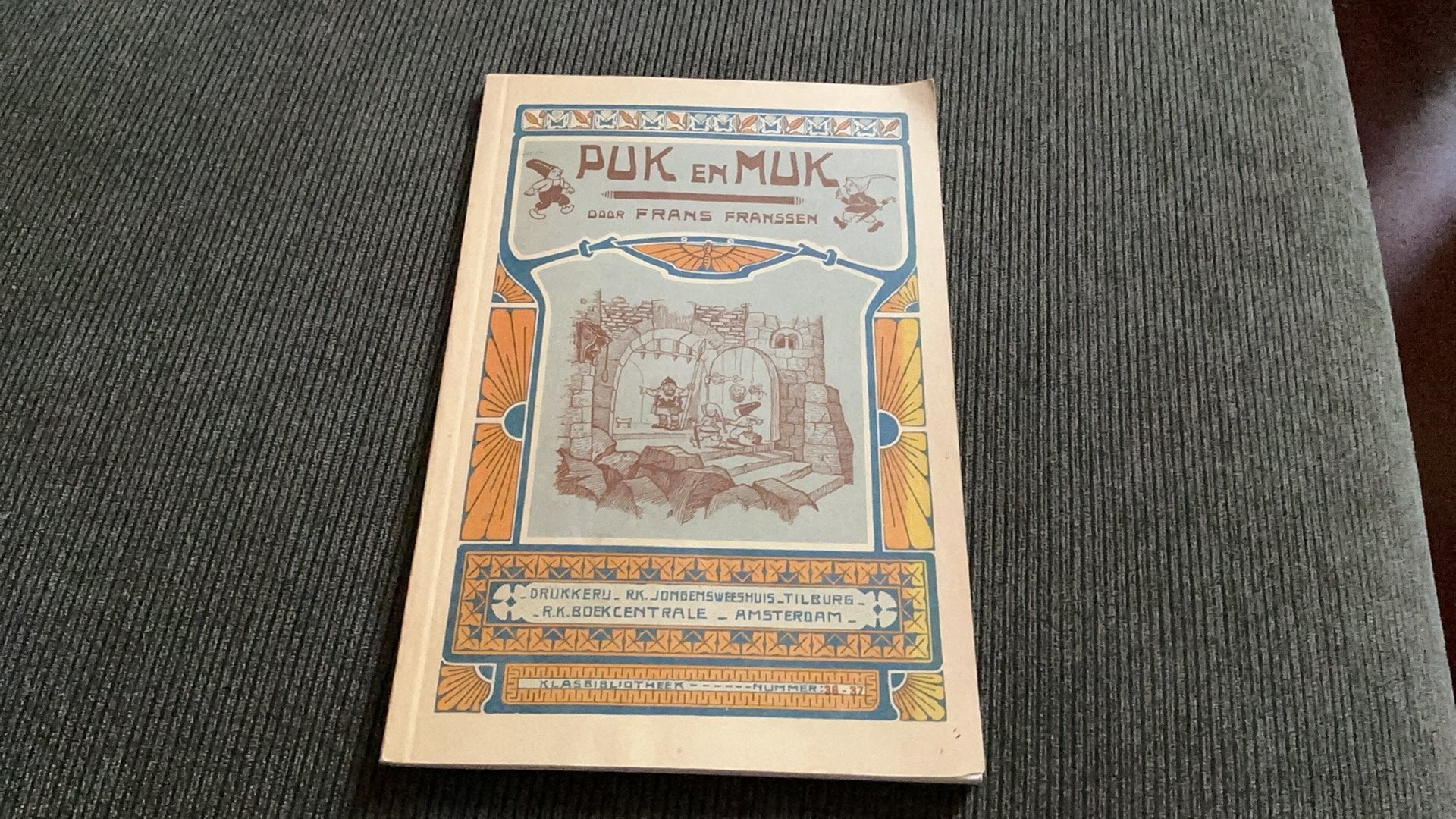 Puk en Muk - uit de Schaduw van Tilburg, Ophalen of Verzenden, 20e eeuw of later, Zo goed als nieuw