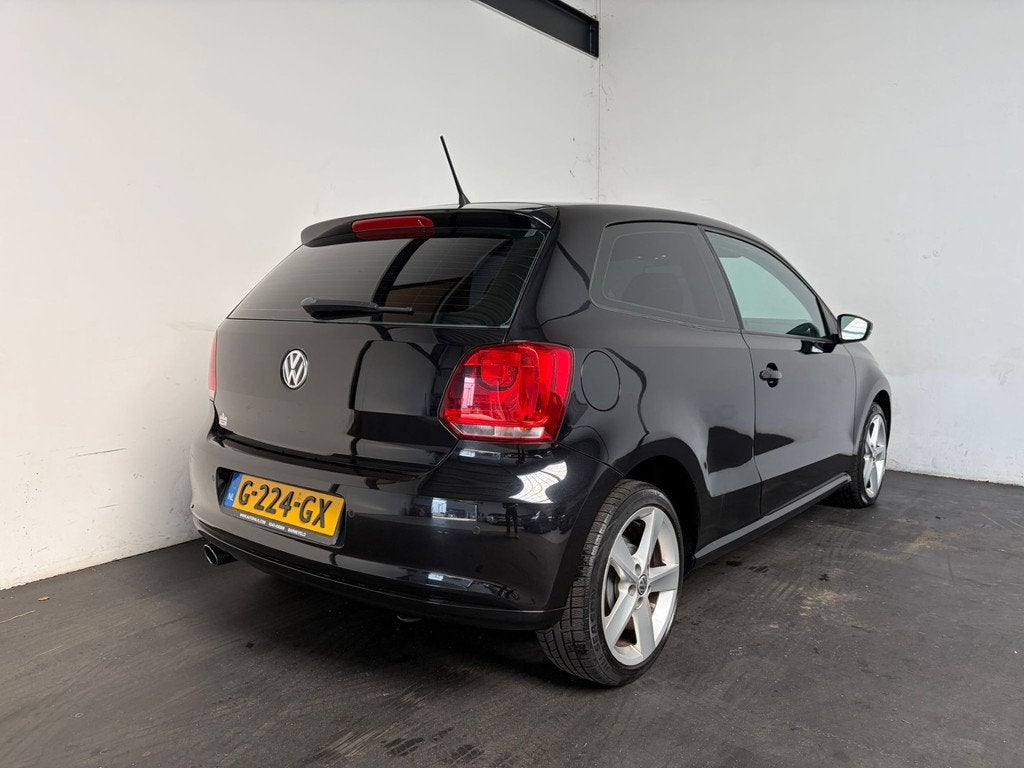 Volkswagen Polo 1.4-16V Comfortline. Clima. Cruise!, Voorwielaandrijving, 86 pk, 4 cilinders, Zwart