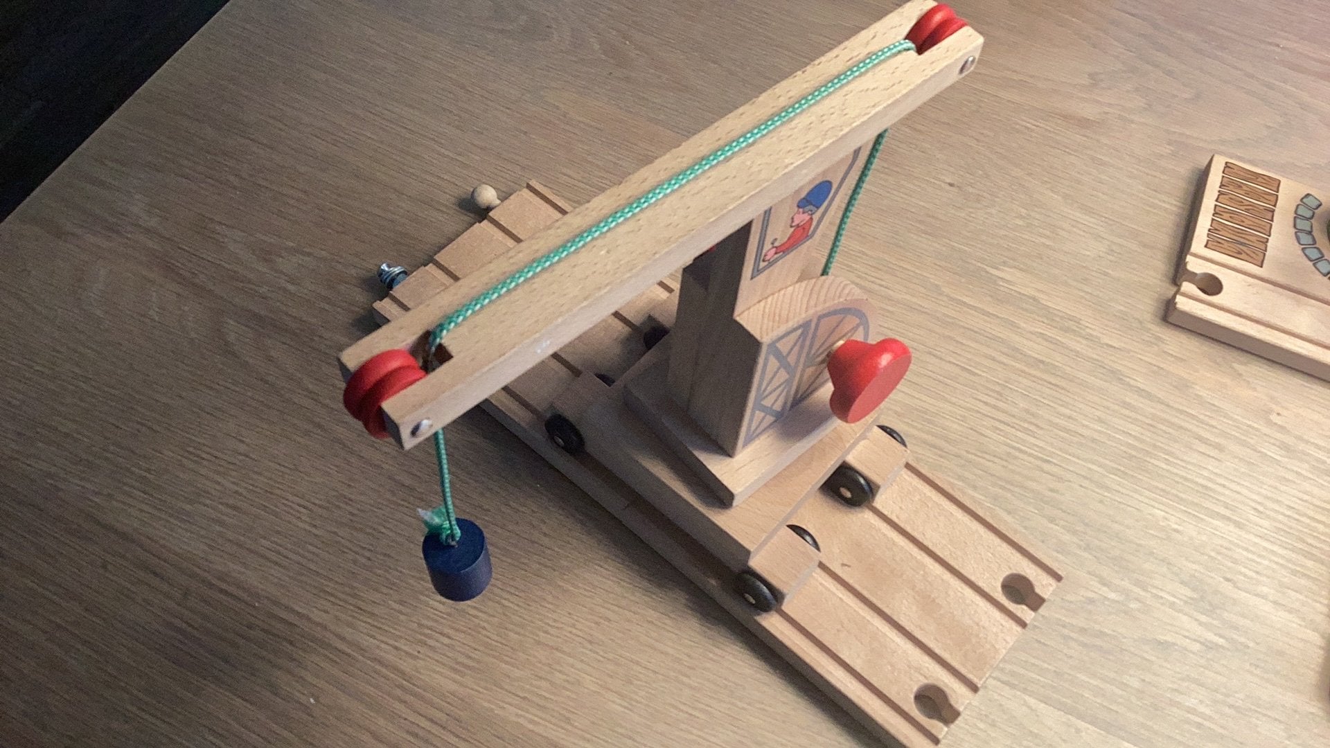 Hijskraan brio hout met magneet en met dubel spoor, Kinderen en Baby's, Ophalen of Verzenden