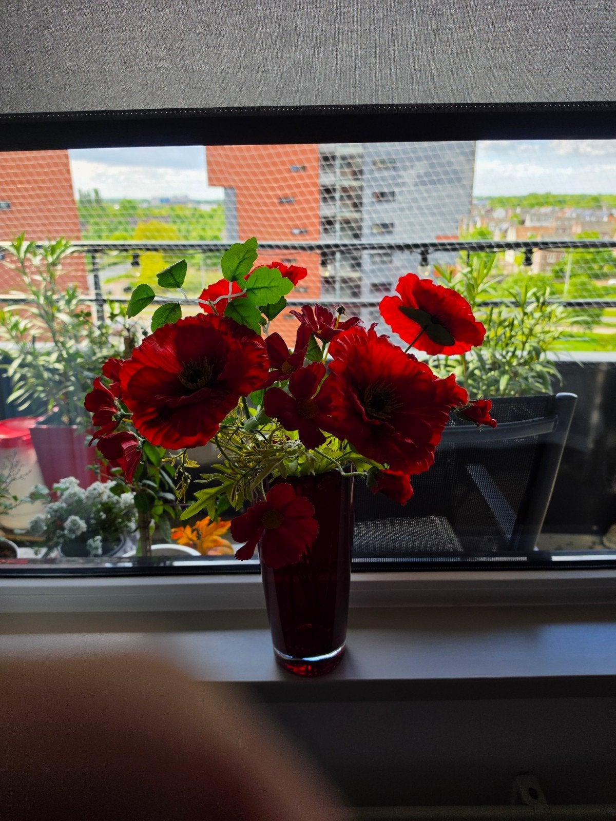 Set van 2 rode vazen met kunstbloemen, Huis en Inrichting, Woonaccessoires | Vazen, 50 tot 75 cm, Ophalen of Verzenden, Rood, Glas