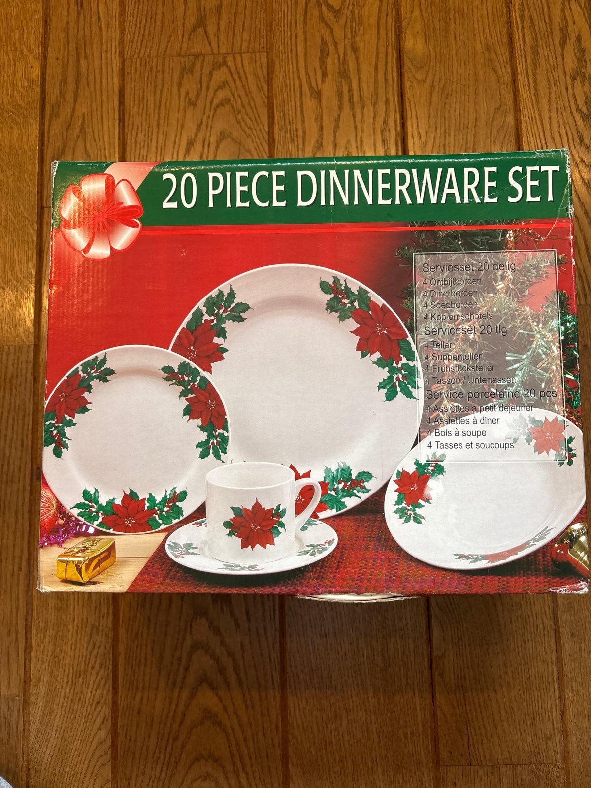 20-delig Kerstservies met Poinsettia-motief, Ophalen, Overige merken, Keramiek, Zo goed als nieuw