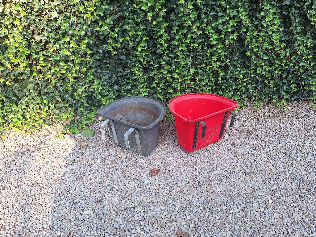 Voerbakken met haken, Dieren en Toebehoren, Ophalen, Gebruikt, Overige merken, Overige typen