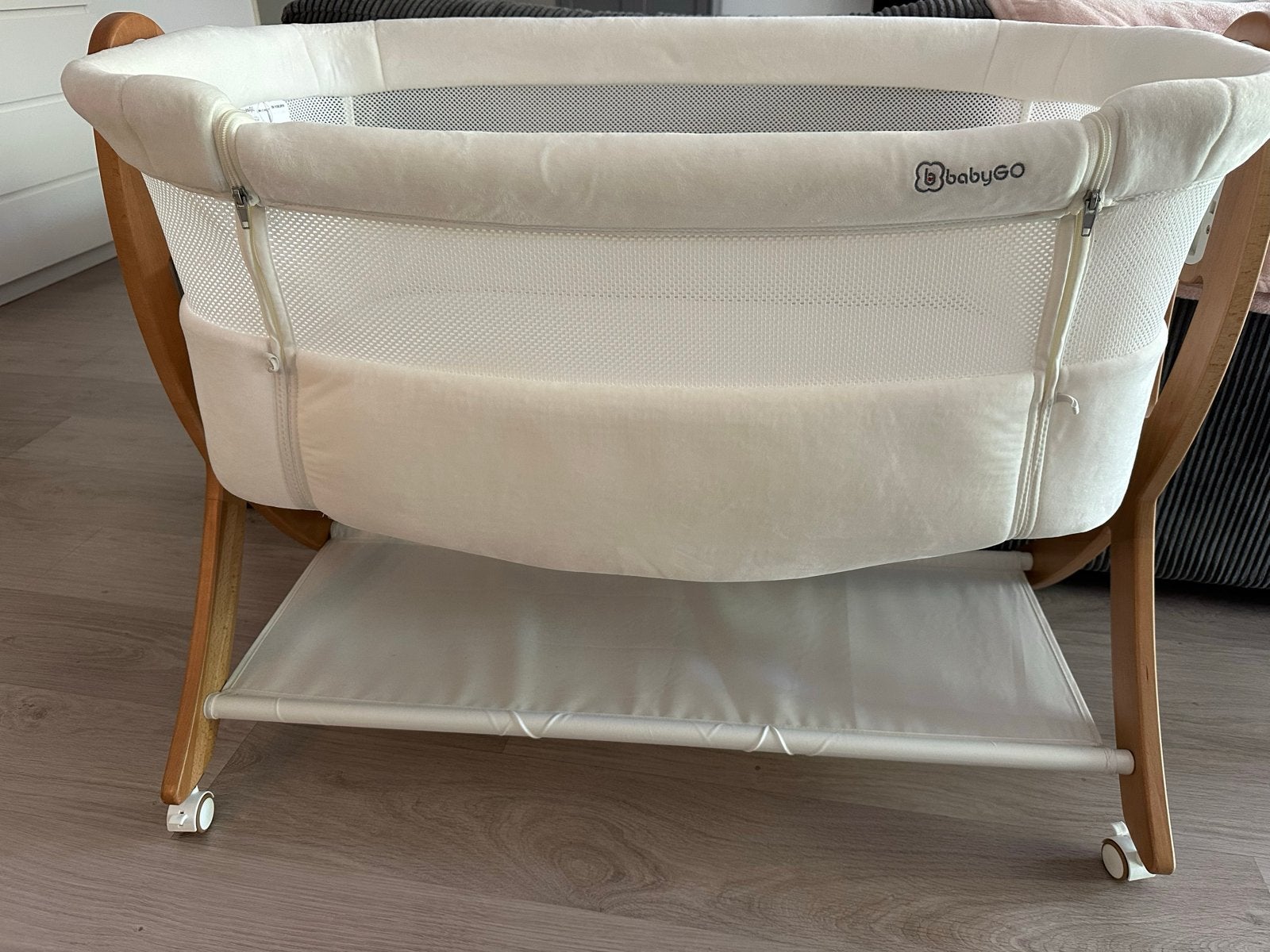 BabyGO Wieg/Co-sleeper met wielen en opbergruimte. ZGAN!, Ophalen, Zo goed als nieuw, Wieg