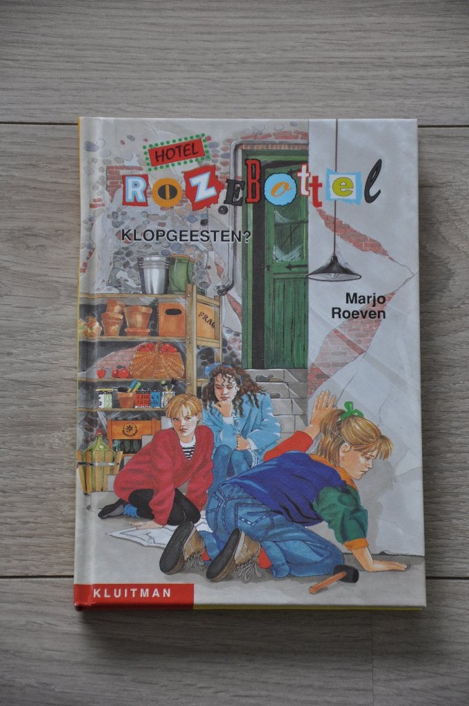 hotel rozebottel klopgeesten, Boeken, Ophalen of Verzenden, Zo goed als nieuw, Marjo Roeve, Fictie