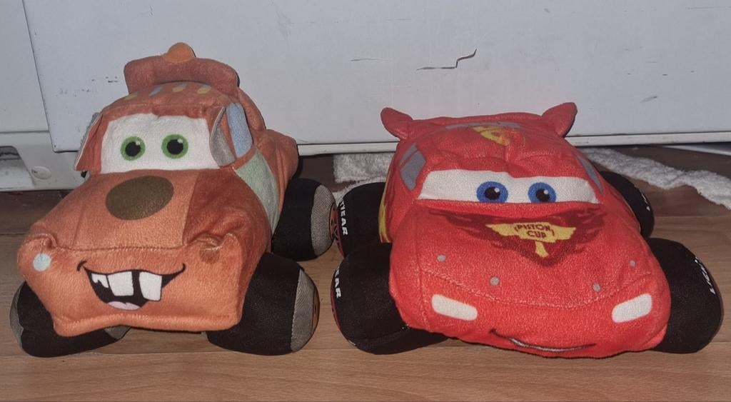 Cars knuffels: Bliksem McQueen en Takel, Kinderen en Baby's, Speelgoed | Knuffels en Pluche, Disney, Overige typen, Ophalen of Verzenden