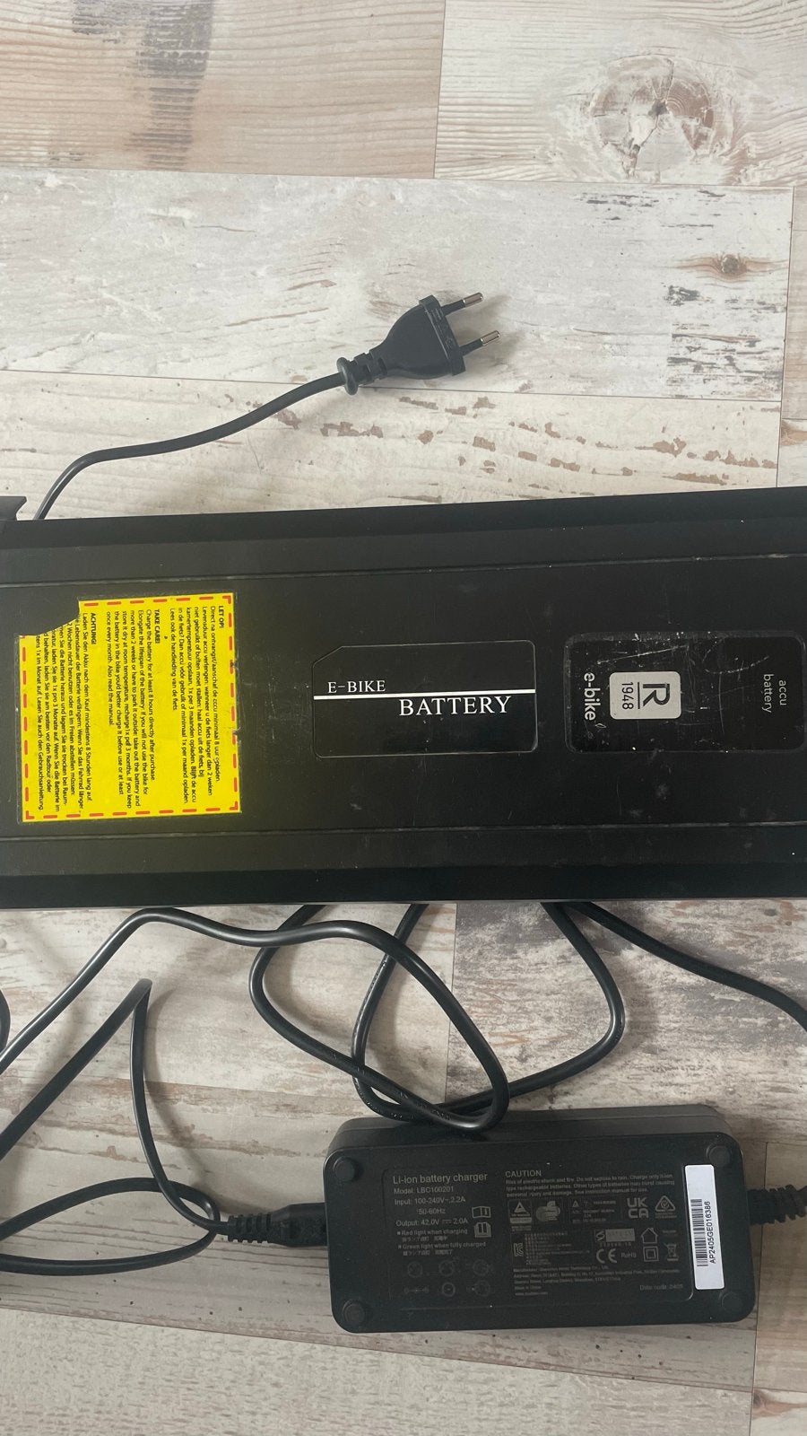 E-Bike Accu en Oplader (F-Bike, 18648), Ophalen of Verzenden, Gebruikt
