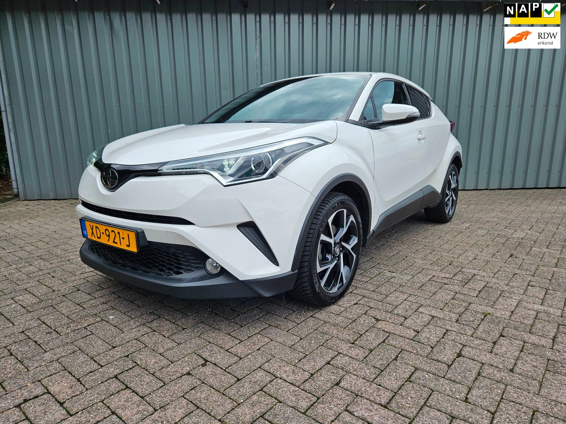 Toyota C-HR 1.2 Dynamic Navi Camera Stoelverwarming 18Inch T, Auto's, Voorwielaandrijving, Stof, Gebruikt, 116 pk