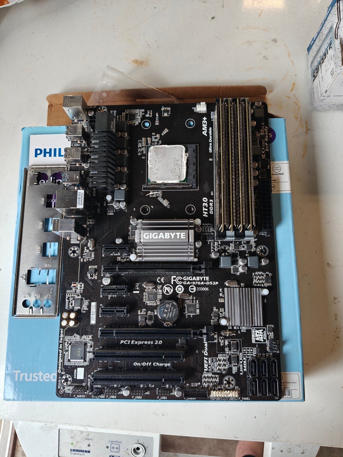 Gigabyte 970A-DS3P inclusief Ram en 8 core CPU, Computers en Software, Moederborden, Zo goed als nieuw, AMD, DDR3, Verzenden