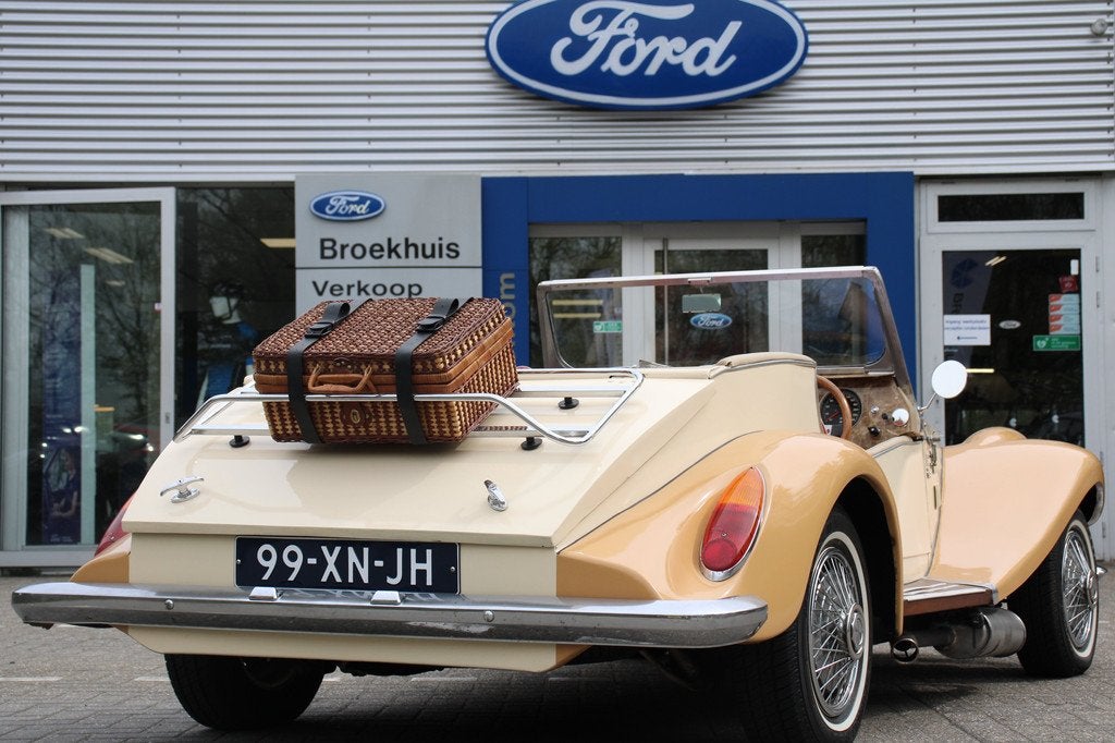 Ford Cortina 1600 Spartan, Auto's, Lederen bekleding, 12 maanden, Leder, Bedrijf