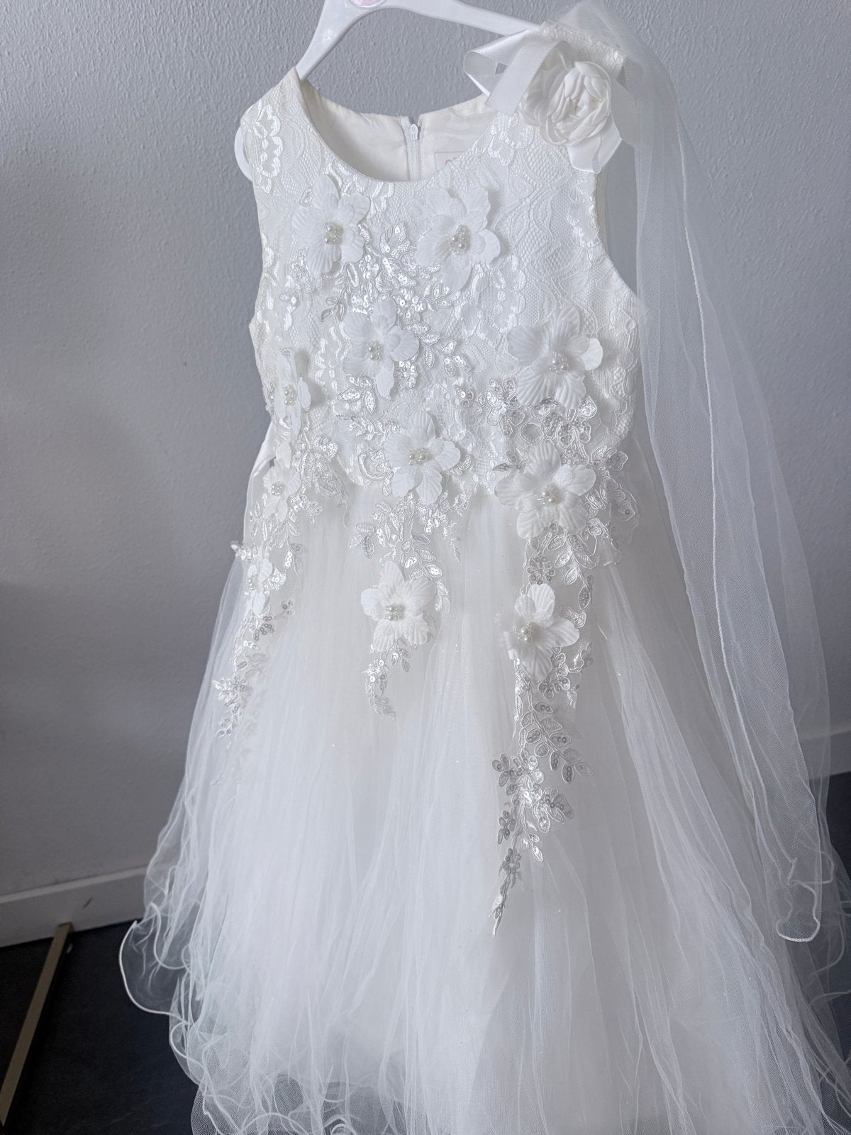 Prachtige Witte Jurk met Kant en Bloemen - Perfect voor Fees, Kleding | Dames, Wit, Ophalen of Verzenden, Zo goed als nieuw, Knielengte