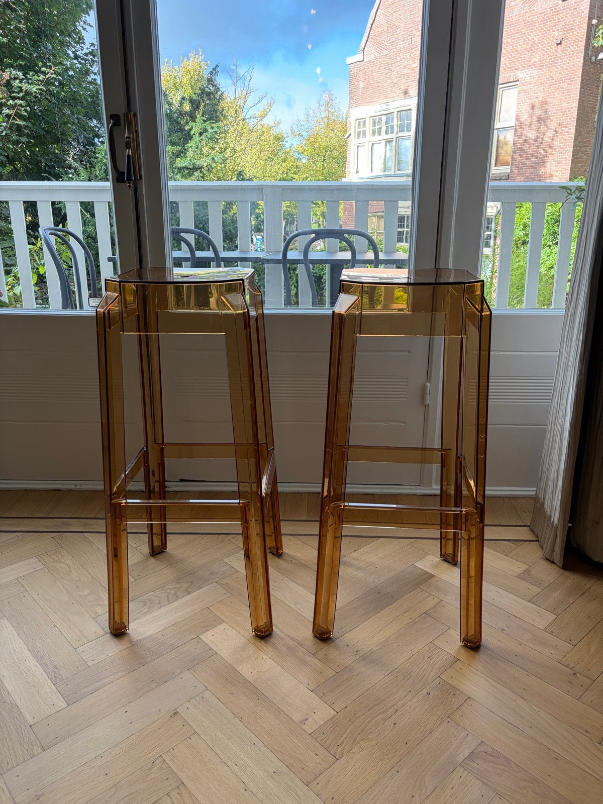 2x Design Barkrukken - Amberkleurig, Ophalen, Kunststof, Gebruikt, 60 tot 90 cm