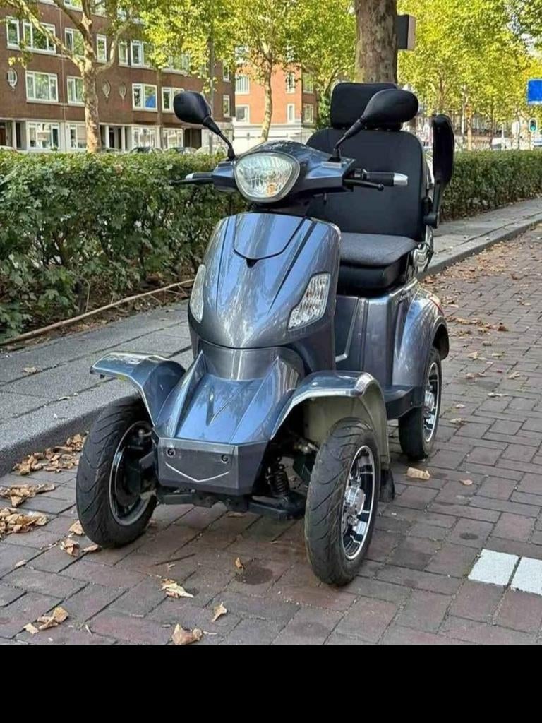 Elektrische schootmobile for motion on four +nieuw accu€600, Ophalen