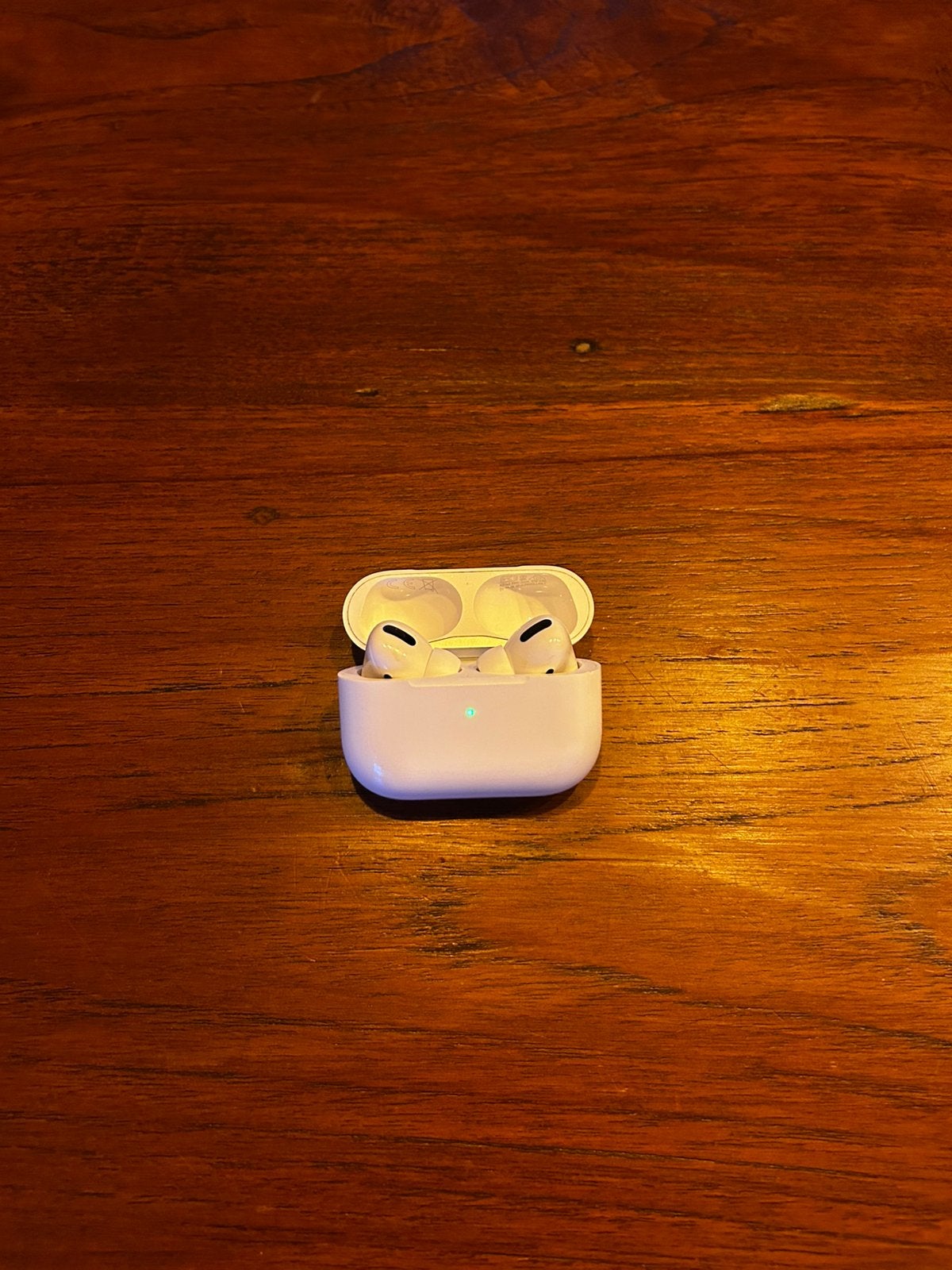 Apple AirPods Pro (1e generatie) met Magsafe Oplaadcase Wit, Ophalen of Verzenden, Zo goed als nieuw, Apple, In oorschelp (earbud)