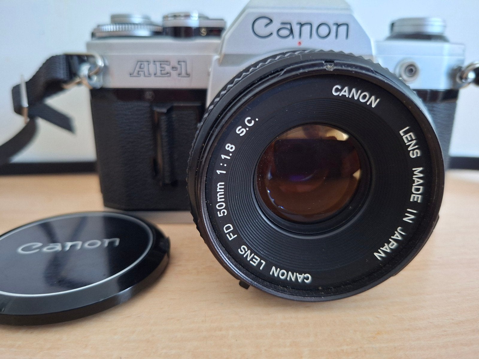 Canon AE-1 Analoge Spiegelreflexcamera met 50mm f/1.8 lens, Ophalen of Verzenden, Gebruikt, Spiegelreflex, Canon