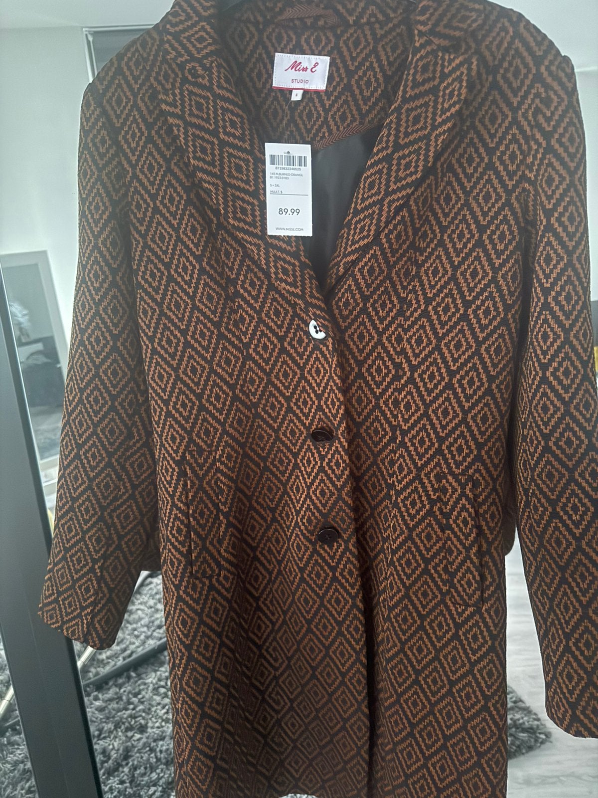 Nieuwe damesjas met prijskaartje nu 25 eueo maat s, Kleding | Dames, Jassen | Zomer, Ophalen of Verzenden, Zo goed als nieuw