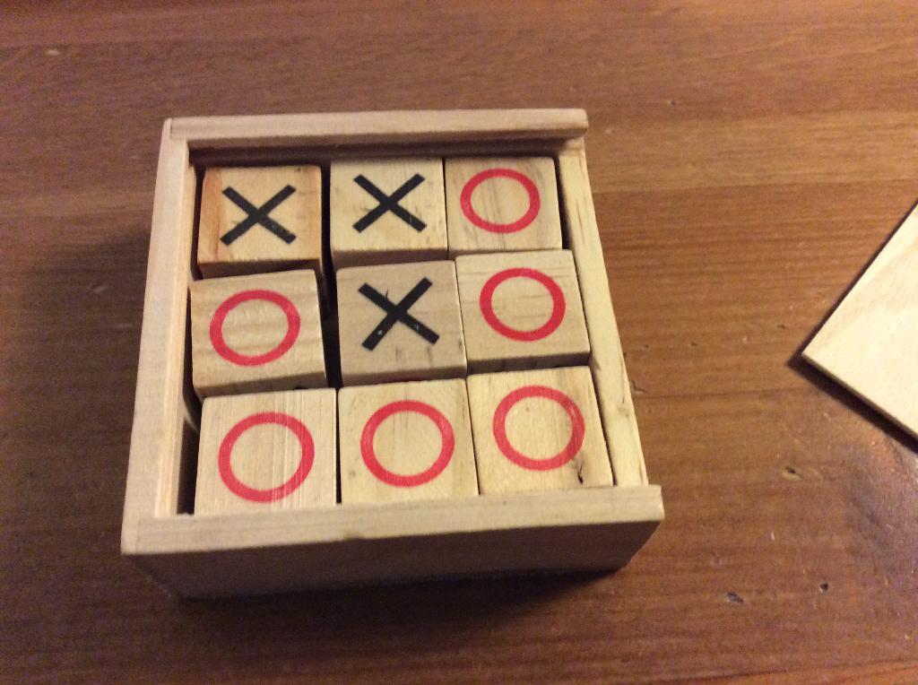 mini houten boter kaas en eieren spel. 7 x 7 cm, Ophalen of Verzenden
