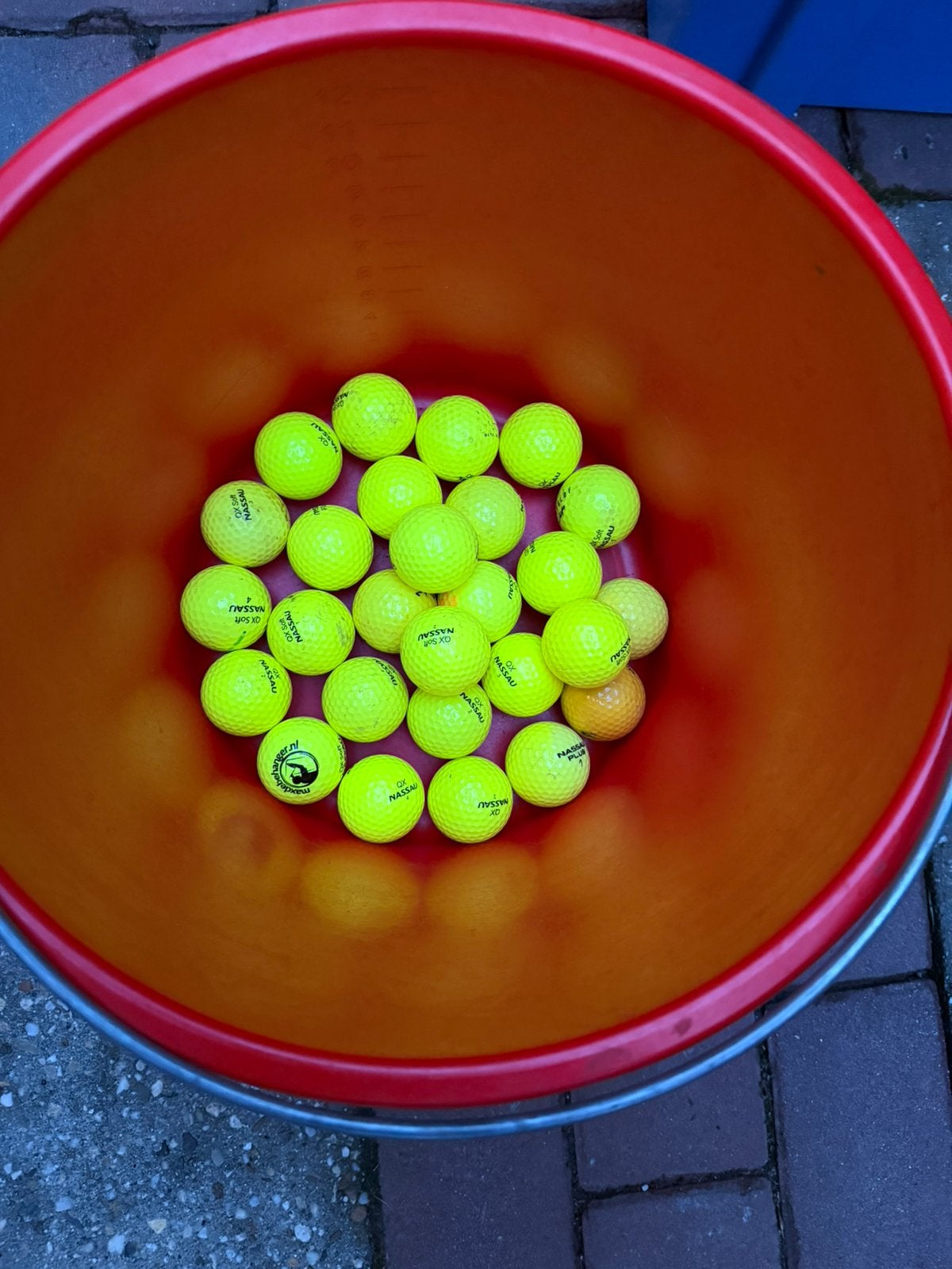 27 gele Nassau golfballen, Overige merken, Gebruikt, Bal(len), 6603EB