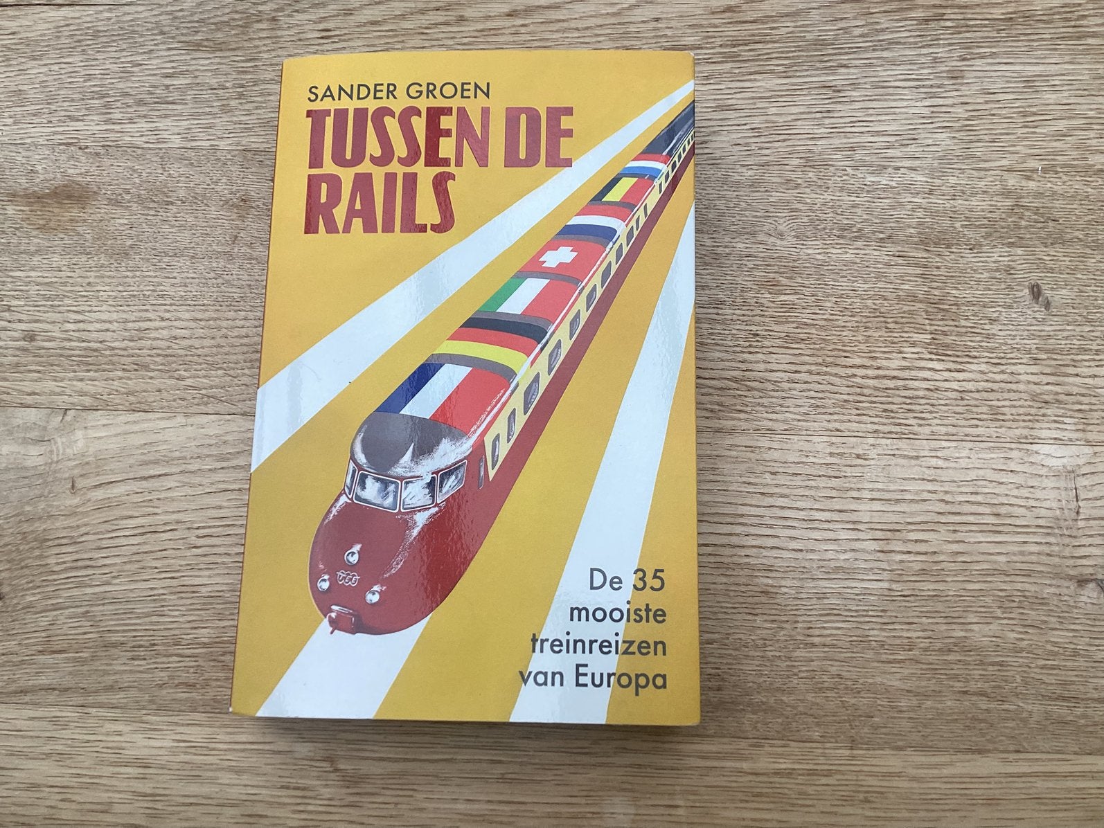Tussen de rails van Sander Groen, Ophalen of Verzenden, Zo goed als nieuw, Trein