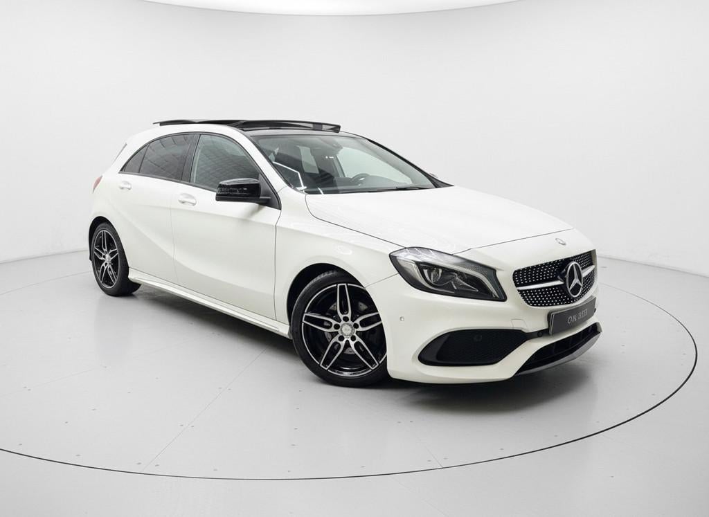 Mercedes-Benz A-klasse 160 AMG NIGHT PANO NAVI LEER NAP, Auto's, Gebruikt, 4 cilinders, Leder en Stof, Wit