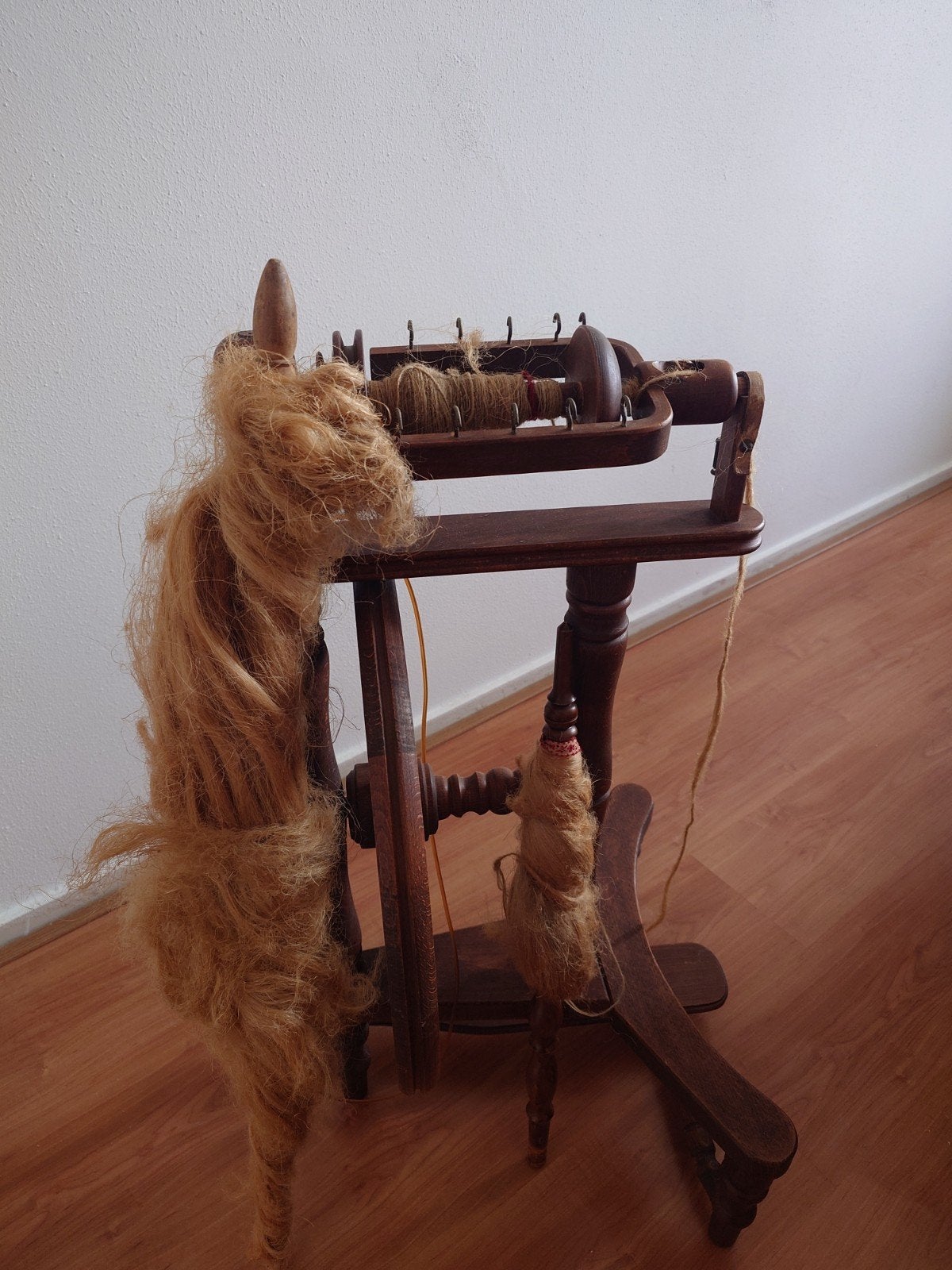 Antiek Houten Spinnewiel - Decoratief en Functioneel, Hobby en Vrije tijd, Spinnewielen en Spinnen, Ophalen of Verzenden, Gebruikt