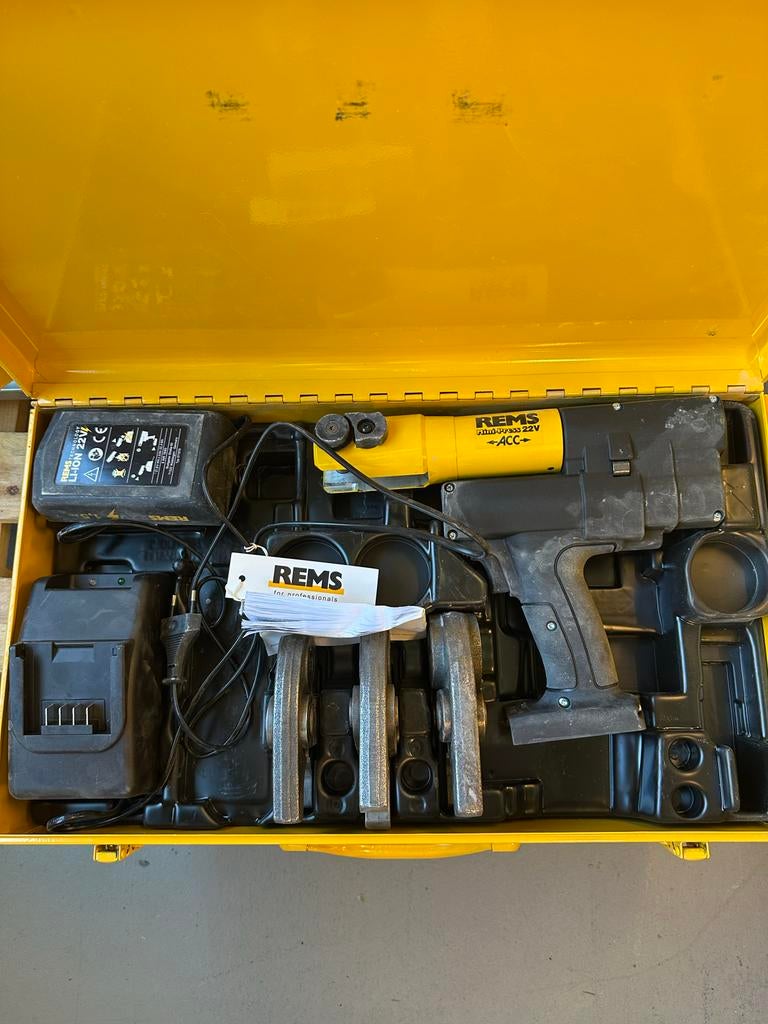 Rems Mini-Press ACC met accu, lader en persbekken, Ophalen of Verzenden, Gebruikt