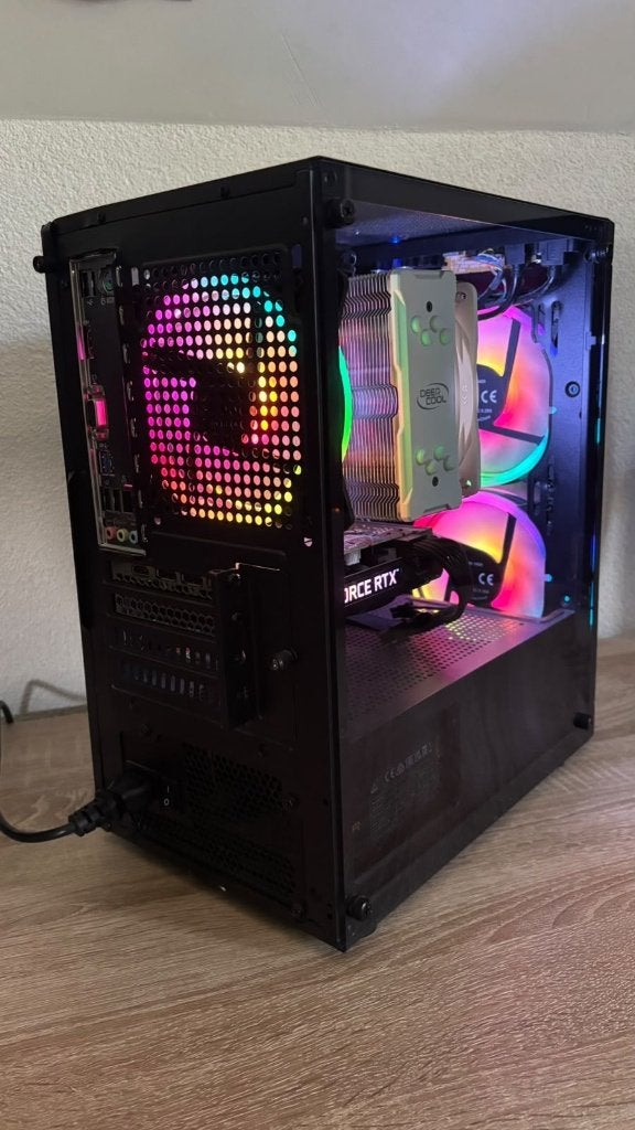 Foto 4 van Gaming PC RTX 3060 8GB | i5-10400F | 16GB RAM | 500GB SSD