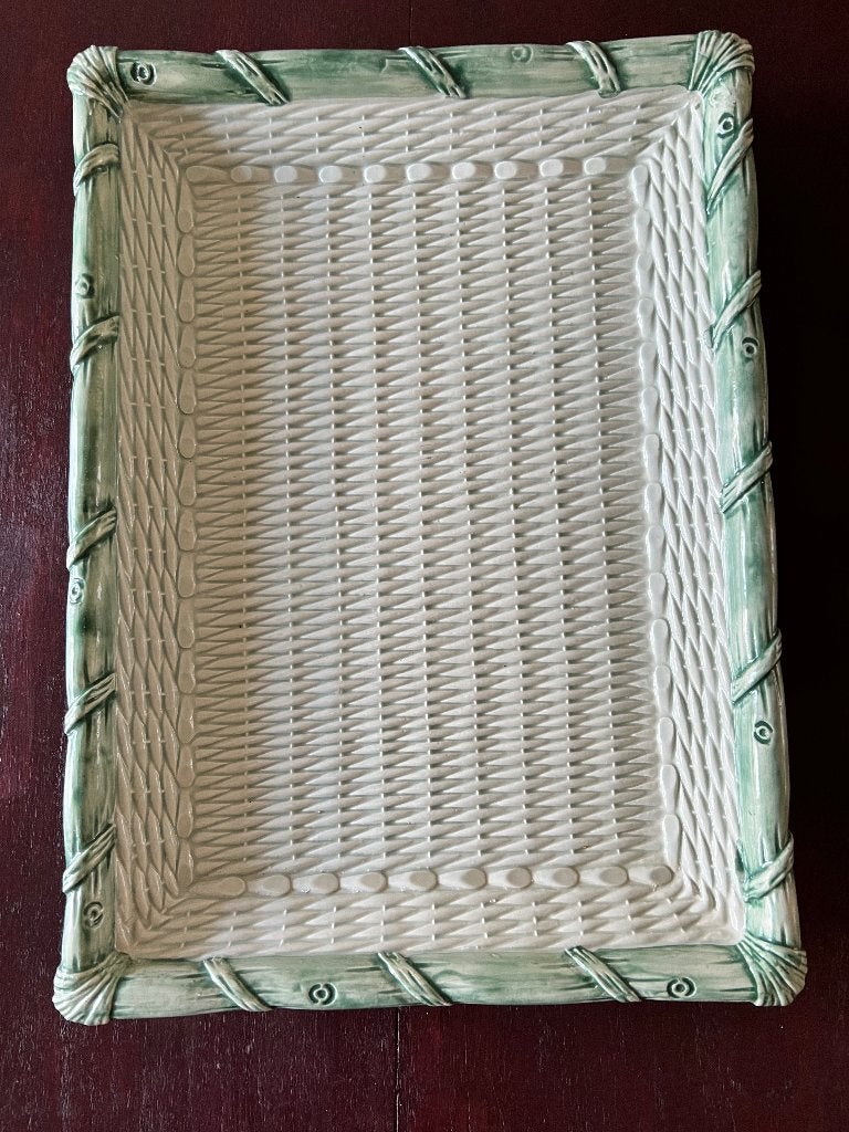 Majolica keramiek schaal geweven riet bamboe Frans?, Ophalen of Verzenden, Overige stijlen, Aardewerk, Schaal of Schalen