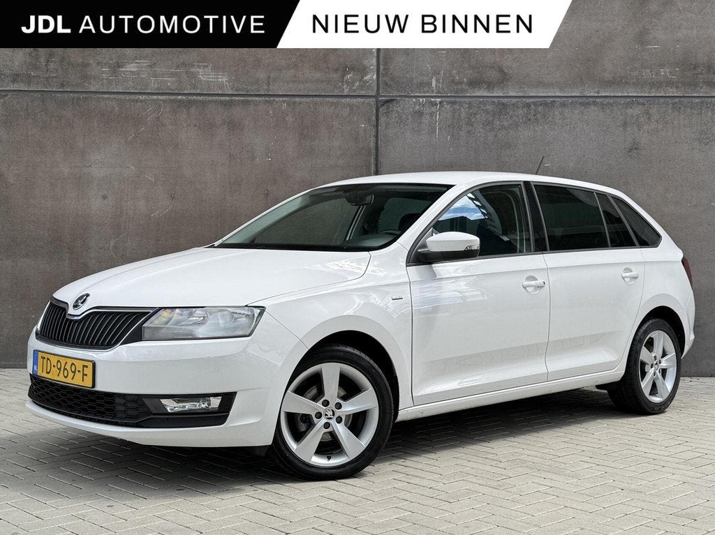 Skoda Rapid Spaceback 1.0 TSI Greentech Clever | Navigatie |, Auto's, Stof, Gebruikt, 95 pk, Wit